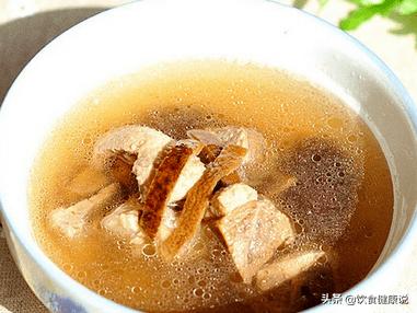 濕氣太重喝藿香正氣水，一種有效的自然療法，濕氣重，藿香正氣水的自然療法效果佳