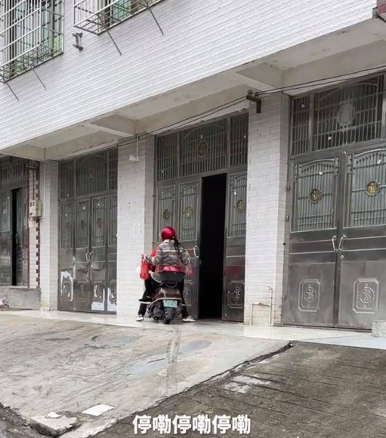 新澳門(mén)一碼一肖一特一中水果爺爺?shù)拿孛芘c傳奇，澳門(mén)水果爺爺?shù)拿孛軅髌?，一碼一肖一特一中揭曉神秘面紗