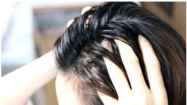 油性頭發(fā)去油小竅門，輕松告別油膩，煥發(fā)清爽光彩，油性頭發(fā)去油小竅門，告別油膩，煥發(fā)清爽光彩秘籍