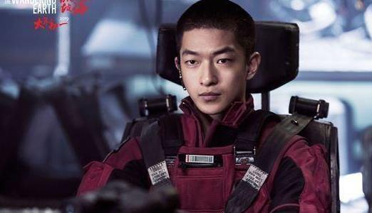 流浪地球演員表解析，聚焦屈楚蕭的出色表現(xiàn)，流浪地球演員解析，屈楚蕭出色表現(xiàn)引關(guān)注