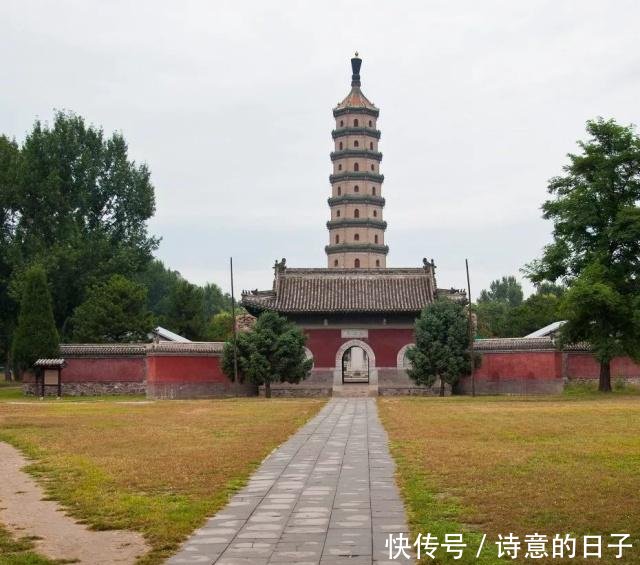 云南十大名勝古跡，歷史與自然交相輝映的瑰麗畫卷，云南，歷史與自然交相輝映的十大名勝古跡瑰麗畫卷